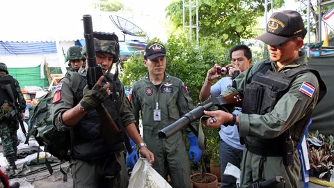 พบอาวุธ