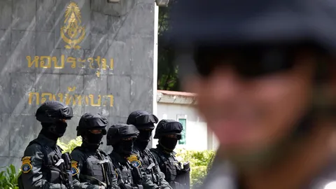 คสช. เปิดหอประชุม ทบ.เทเวศร์ ให้รายงานตัวเพิ่มถึง 16.00 น.วันนี้