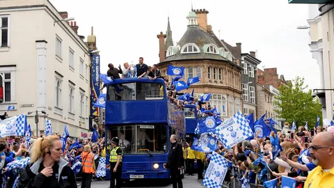 เลสเตอร์ซิตี้ ฉลองชัยชนะจากอังกฤษถึงไทย