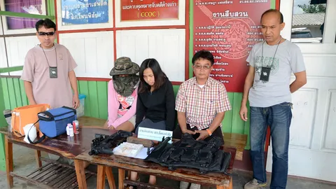 ค้นรถสาวเจอ เงิน4แสน อ้างมารับเงินค่าไม้พะยูงแทนพี่