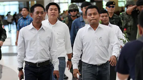 'แกนนำ คปท.' เข้ามอบตัว 'ดีเอสไอ' ฐานกบฏแล้ว! 