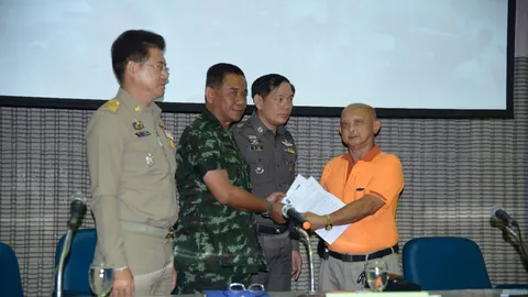 แกนนำแดงไม่เลิกซ่า-สื่อเพชรบูรณ์ถูกข่มขู่เข้าร้องทหาร