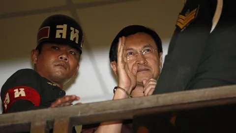 คุม จาตุรนต์ ฝากขังต่อ น้องขอยื่นประกัน