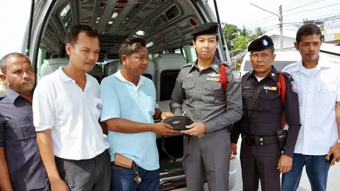 เรื่องดีๆ ที่ภูเก็ต-โชเฟอร์รถตู้คืนกระเป๋าเงินนักท่องเที่ยว