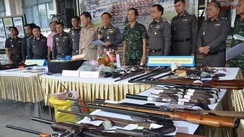 ทภ.4 ร่วม ตร. กวาดล้างยาเสพติด-อาวุธปืน นครศรีฯ ได้จำนวนมาก