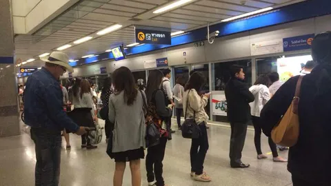 รถไฟใต้ดินเลื่อนขึ้นค่าตั๋วอัตราใหม่ 16-42 บ. รอ คสช.ไฟเขียว