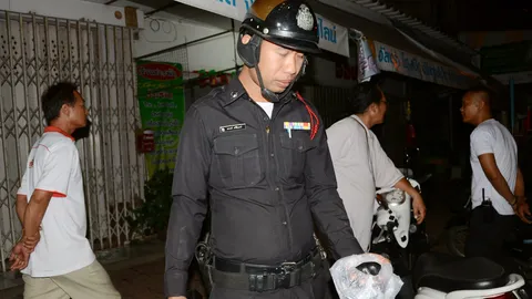 โจ๋ปาระเบิดปิงปองใส่บ้านหนุ่มใหญ่ ฉุนไม่ให้หลานออกไปเที่ยวด้วย