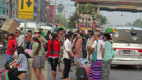 ตำรวจ เร่งหาต้นตอข่าวลือ ทำเขมรแห่กลับประเทศ 