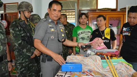 ตร.-ทหาร อ่างทอง บุกจับบ่อนพนัน พบโพย-อุปกรณ์หลายรายการ