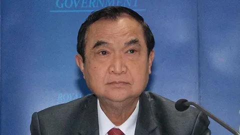 พท.ลอยแพจารุพงศ์