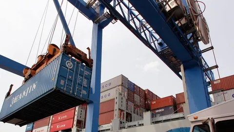 ‘อีไอซี’ ชี้ส่งออกเดือน พ.ค. หดตัวต่อเนื่อง เชื่อปีนี้ขยายตัวต่ำกว่าคาด