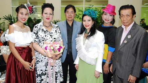 จิตอาสาขับกล่อมบำรุงจิตใจ คนไข้รามาฯ