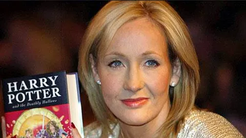 ‘เจเค.โรว์ลิ่ง’ โดนด่าผ่านทวิตเตอร์! อาจเป็นฝีมือสายลับอังกฤษ