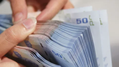 ล่าสองโจรคู่หู ซิ่ง 'ซาเล้ง' วิ่งราวเมียตำรวจ