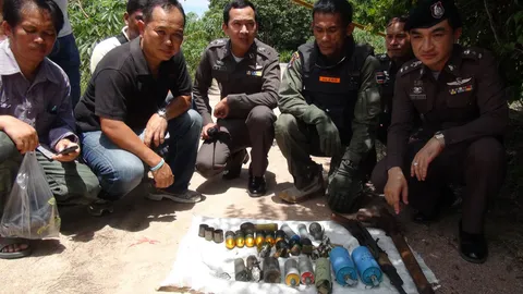 รายวัน! พบอาวุธสงคราม ซุกกระสอบ ทิ้งป่ายางระยอง