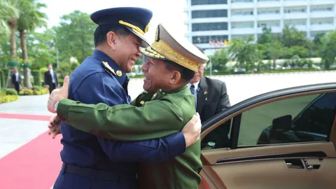 'ผบ.สส.พม่า' ยาหอมหนุนกองทัพไทยรัฐประหาร เชื่อเหมาะสม