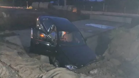 อดีต ส.ส.เพชรบูรณ์เขต 3 ขับเก๋งตกหลุม เคราะห์ดีเย็บเพียง 2 เข็ม