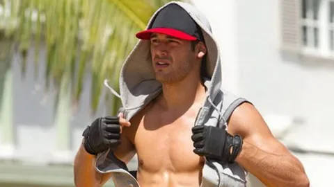 แหวกฮอลลีวูด 07/07/57