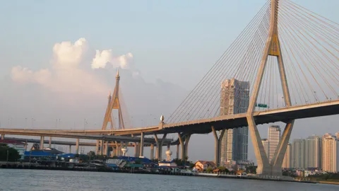 จยย.ฝ่ากฎขึ้นส.วงแหวนอุต เจอด่านจับวิ่งย้อนศร-กลัวรถติดไม่กลัวตาย