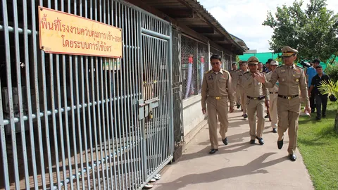 ผวจ.จันทบุรีบุกเรือนจำ เยี่ยมนักโทษ-หาข้อมูลยาเสพติด