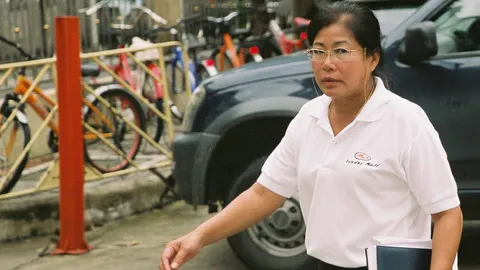 ศาลออกหมายจับสาวใหญ่ เบี้ยวนัดคดีเผาตลาดซันเดย์ 