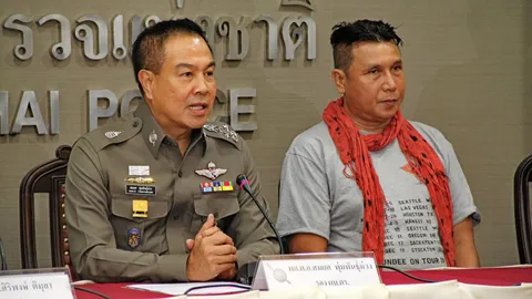 คุมตัว 'ทอม ดันดี' แถลงคดี มาตรา 112