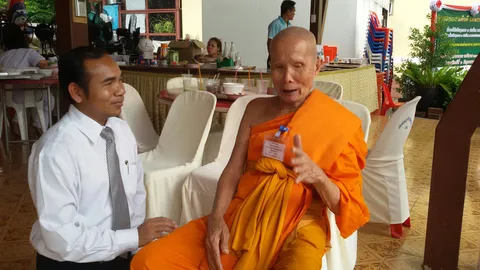 สุดทึ่ง!สมภารวัดดาวคะนองอายุ85ปี-ใกล้จบปริญญาโท