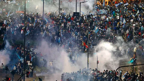 แฟนบอลอาร์เจนฯ เดือด! ก่อเหตุจลาจล  ชวดแชมป์บอลโลก