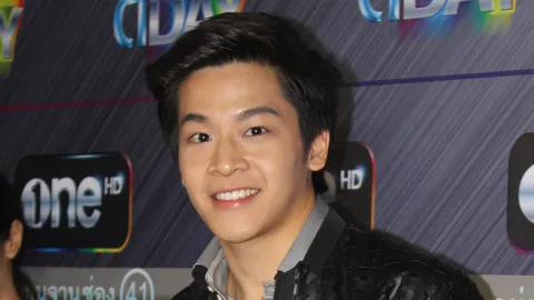 ‘มาร์ช’ ห่วงพ่อแม่นอยด์รูปหลุดถ่ายแบบเป้าตุง (ชมคลิป)