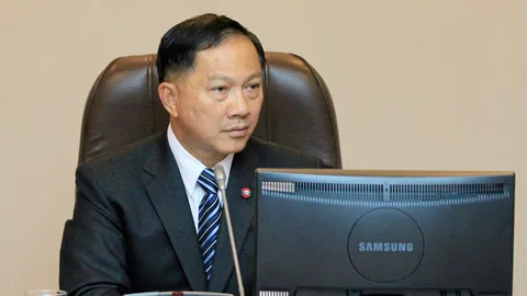 สื่อทำเนียบฯ บุกพบ'อดุลย์'ขอความชัดเจน รื้อ'รังนกกระจอก'