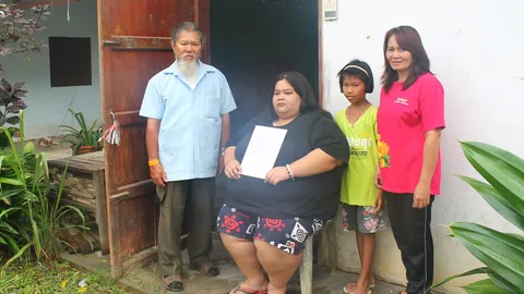 สาวน้ำหนัก 200 กิโล ฐานะยากจน วอนผู้ใจบุญช่วยเหลือรักษาโรคอ้วน