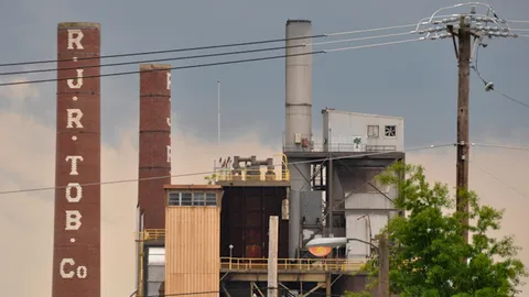 แม่ม่ายชนะคดี บ.บุหรี่ ได้ค่าเสียหายสามีป่วยมะเร็งดับ 7.5 แสนล้านบาท