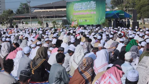 ชาวมุสลิมยะลาร่วมละหมาด"วันตรุษอีดิลฟิตรี"