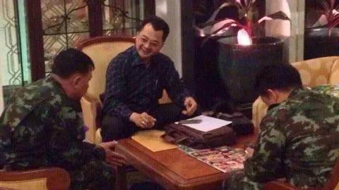 รวบ 'พล.ต.' นอกแถว พัวพันตั้งแก๊งรีดค่าคุ้มครองพัฒน์พงศ์ 