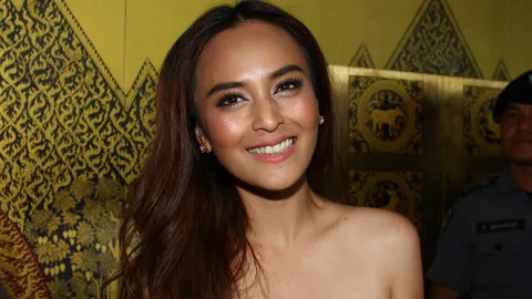 'นานา' อ้างติดต่อ 'เจนี่' ไม่ได้ ปัดรวมหัว 'เจน' สับขาหลอกนักข่าว