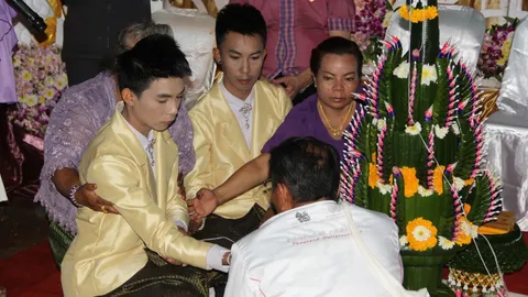 ชายแต่งงานชาย ดูใจนาน 4 ปี พิธีตามประเพณี 