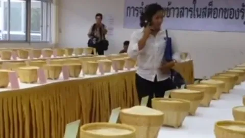 เอกชน 46 รายแห่ประมูลข้าวรัฐ แต่ราคาต่ำไม่ผ่านเกณฑ์ (ชมคลิป)