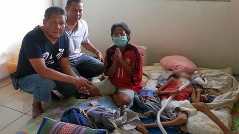 แม่มะเร็งตับ เลี้ยงลูกชายพิการ