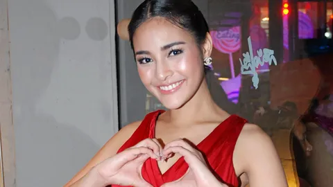 'ปุ๊กลุก' ลุ้นโกบอลลีวูด