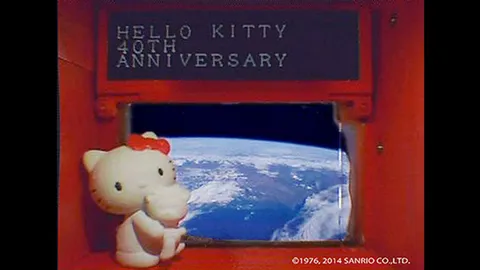 สุดล้ำ! เหมียว ‘เฮลโล คิตตี้’ ท่องอวกาศ ฉลองอายุ 40