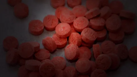 ตร.แพร่รวบหนุ่มขนยาบ้าลอตใหญ่กว่า 2 แสนเม็ด