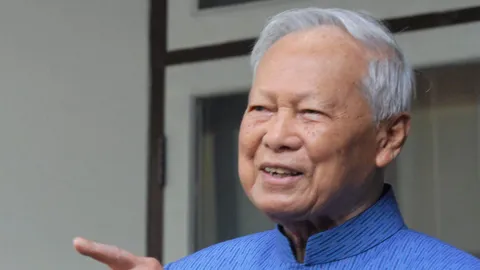 ป๋าเปรม งดเปิดสี่เสาฯ อวยพรวันเกิด ชี้ ผบ.เหล่าทัพ มีงานมาก 