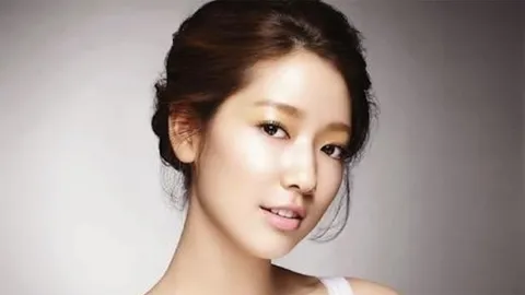 'ปาร์ค ชิน เฮ' บินลัดฟ้ามาแจกความสดใส