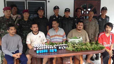 'รบพิเศษ' ปิดล้อมตรวจยาเสพติดหมู่บ้าน 'ประมงสิชล'