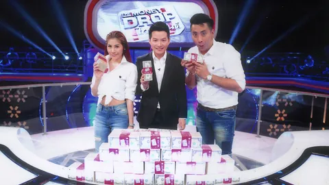 'บอล-น้ำ' ควงหวานใจลุ้น 2 ล้าน