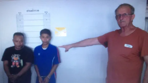 จับอดีตดาราหนัง 'ซาไกยูไนเต็ด' ถีบจยย.ฝรั่งชิงทรัพย์