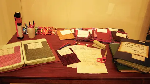 เรื่องเล่าจากโต๊ะทรงงาน สมเด็จพระนางเจ้าฯ