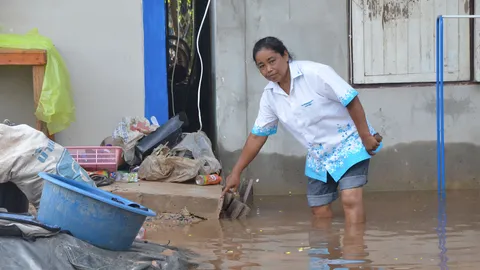 สถานการณ์น้ำโคราชคลี่คลาย ผู้ว่าฯสั่งแก้ไขจุดท่วมซ้ำซาก