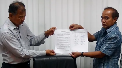 จบด้วยดี ! จ่าย 10 ล้าน ผู้รับเหมาเลิกสัญญาซ่อมสะพานมอญ