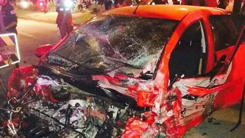 สาวเกาหลีซิ่งเก๋งพุ่งชนท้ายรถเทรลเลอร์ ดับ 1 สาหัส 1